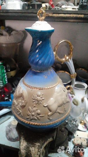 Кувшин с двумя кубками