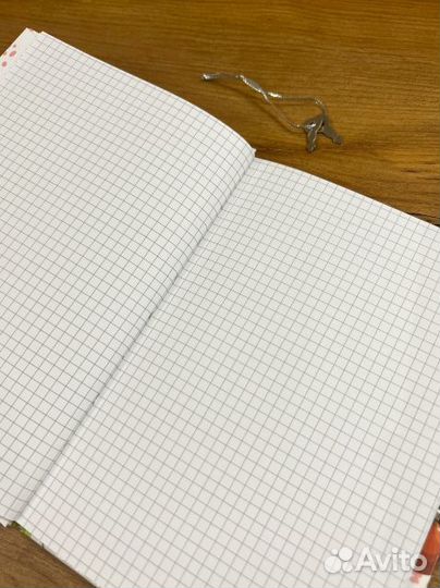 Блокнот на замочке с ключиками и ручкой