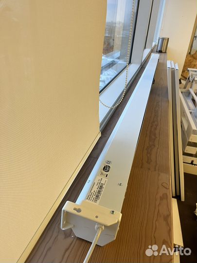 Экран для проектора с электроприводом