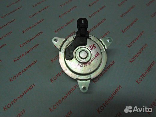 Nissan 21487-5Y720 Моторчик вентилятора охлаждения