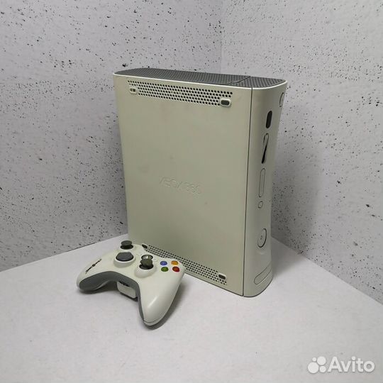 Игровая приставка Microsoft Xbox 360