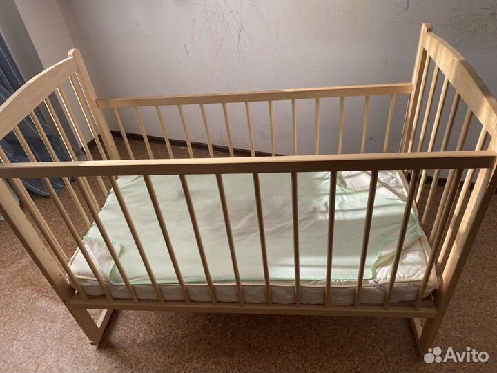 Детская кроватка