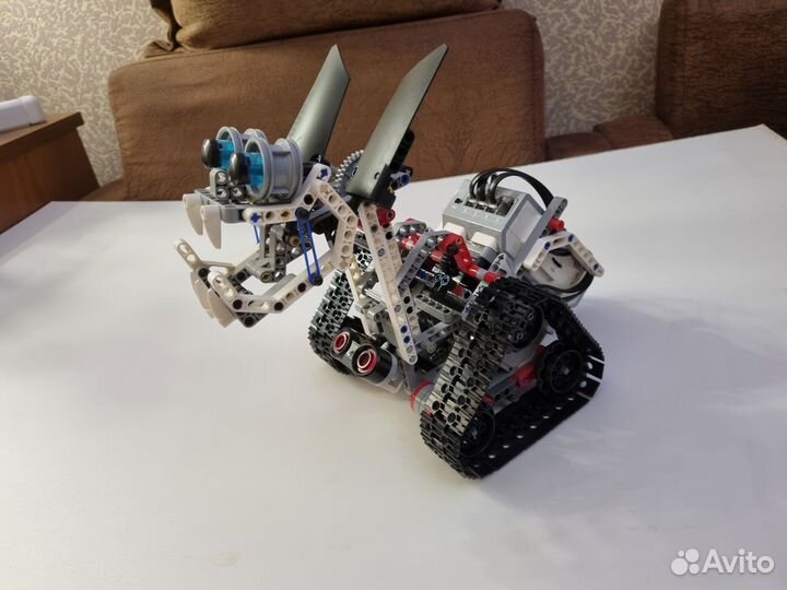 Собранния модель из конструктора lego ev3