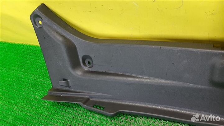 Накладка замка багажника Toyota Camry ASV70 2018