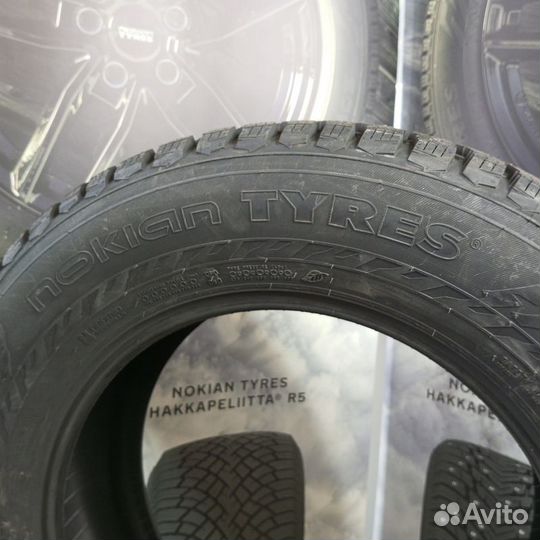 Nokian Tyres Hakkapeliitta 9 SUV 235/65 R17 108T