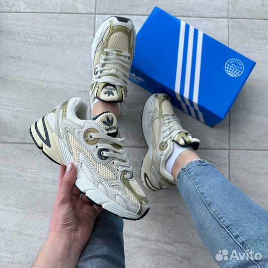 Кроссовки Adidas Astir женские