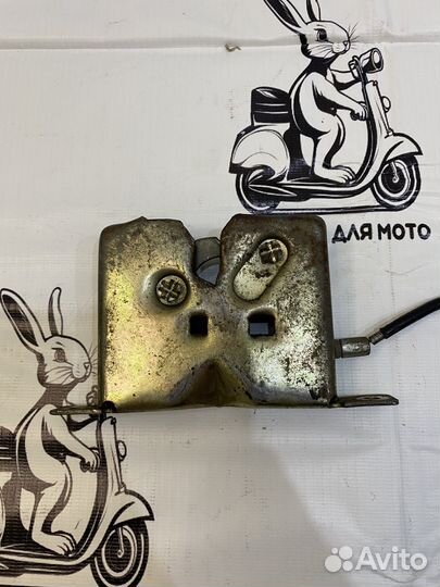 Замок сиденья скутера Stels Tactic 50