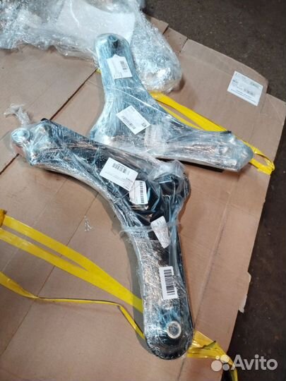 Рычаг передней подвески Citroen C4