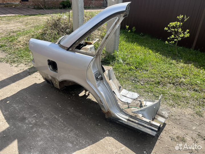 Заднее правое крыло Audi 100 c4