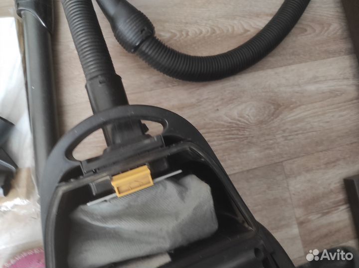 Пылесос LG 1500 W storm extra