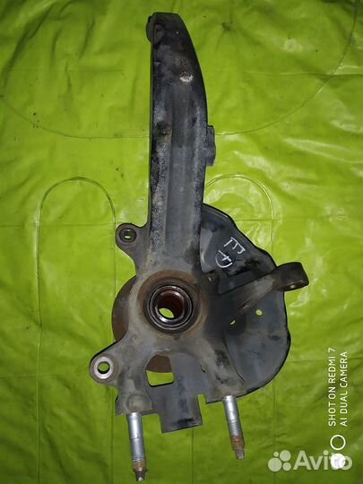 Кулак поворотный передний на Mazda 6 GH 2007-2012г