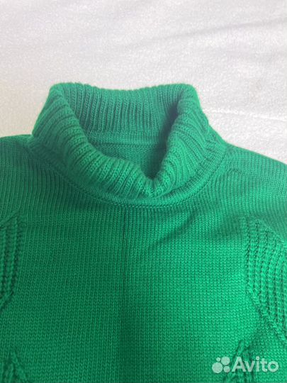 Свитер вязаный