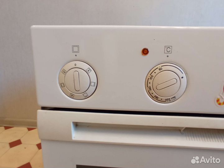 Электрический духовой шкаф бу Ariston FM11 F