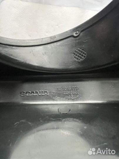 Нижняя крышка левого зеркала scania 6 серия