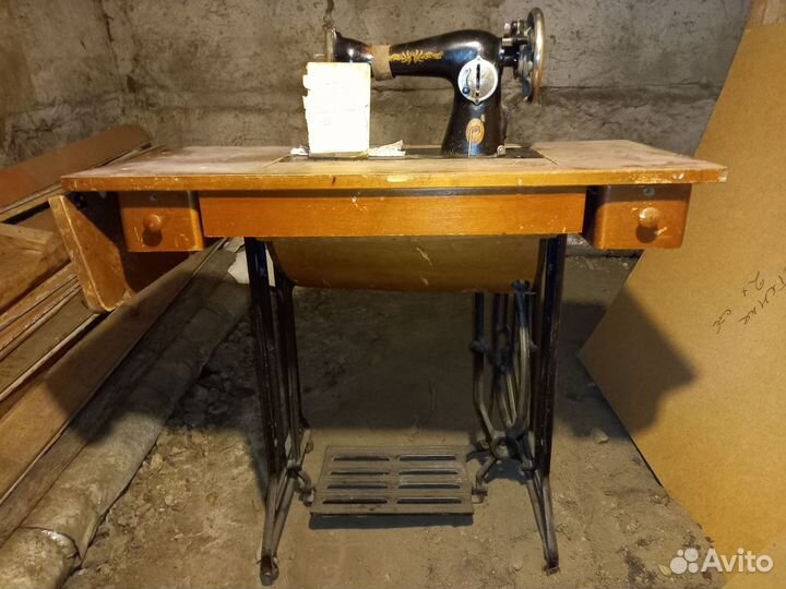 Швейная машина Подольск ножная