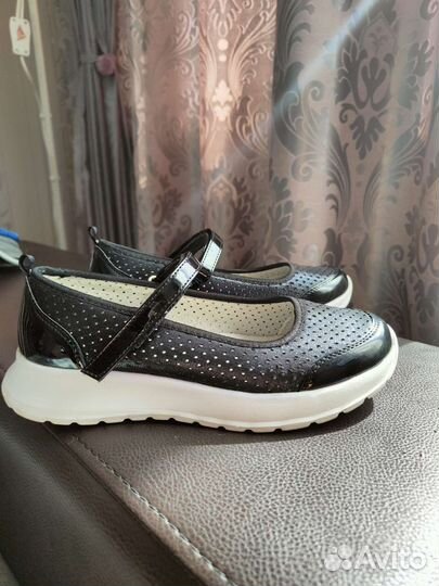 Туфли для девочки новые