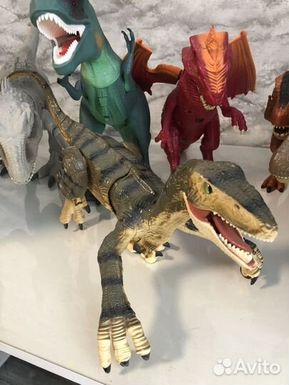 Динозавры jurassic world много разных