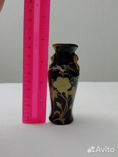 Миниатюрная вазочка для цветов