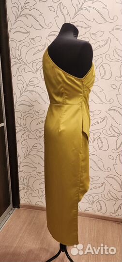 Платье prettylittlething 44 р-р атласное