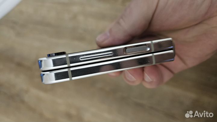 Samsung Galaxy Z Flip5, 8/512 ГБ