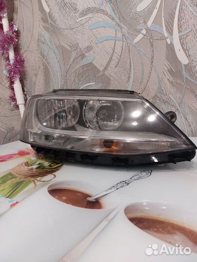Фара Volkswagen Jetta 6.Оригинал.Правая