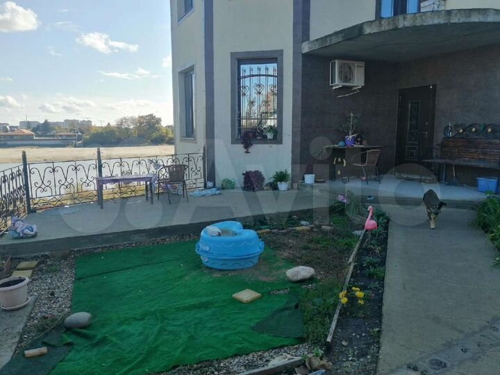 Коттедж 313 м² на участке 7,8 сот.