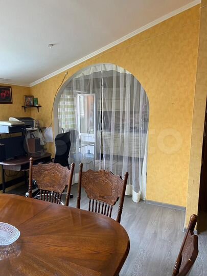 2-к. квартира, 60 м², 4/4 эт.