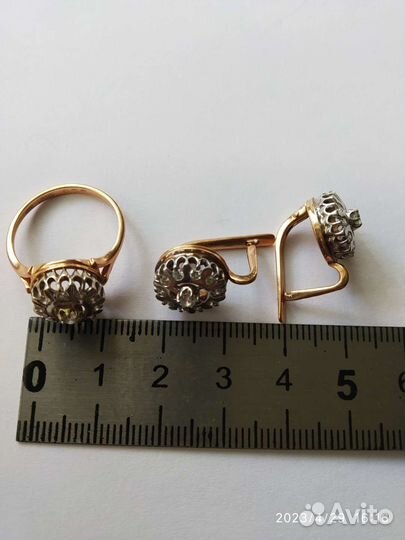 Золотые серьги