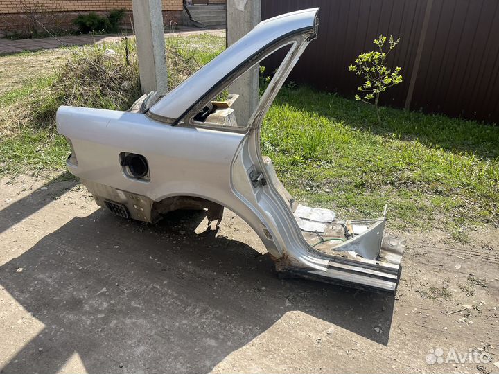 Заднее правое крыло Audi 100 c4