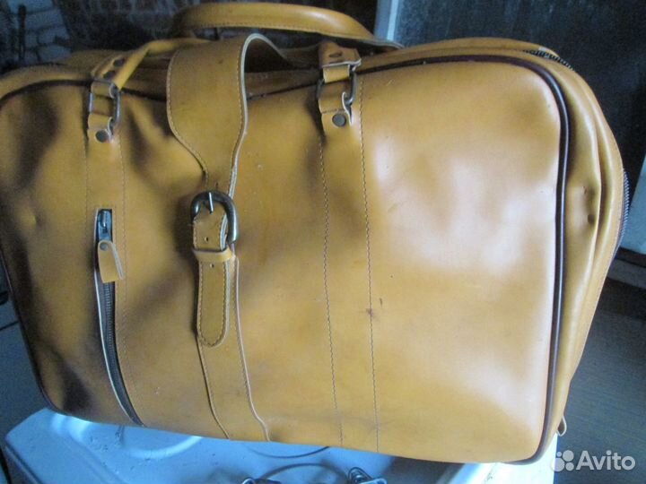 Чемодан старинный