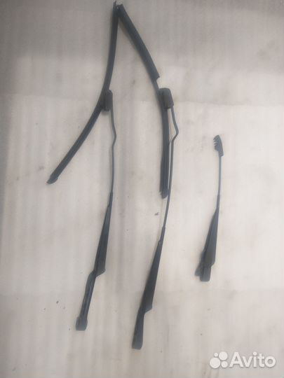 Поводок стеклоочистителя VW Golf III/Vento 1991-97