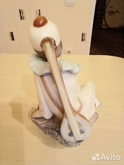 Статуэтка фарфор