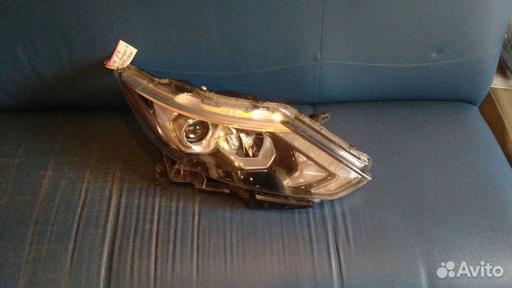 Nissan Qashqai Фара правая