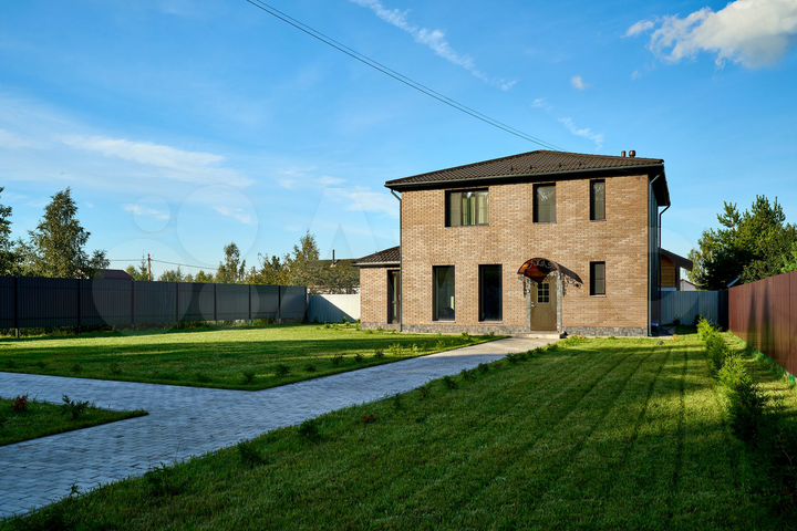 Коттедж 220 м² на участке 12 сот.