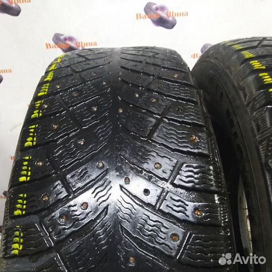 Michelin X-Ice North 4 215/65 R16