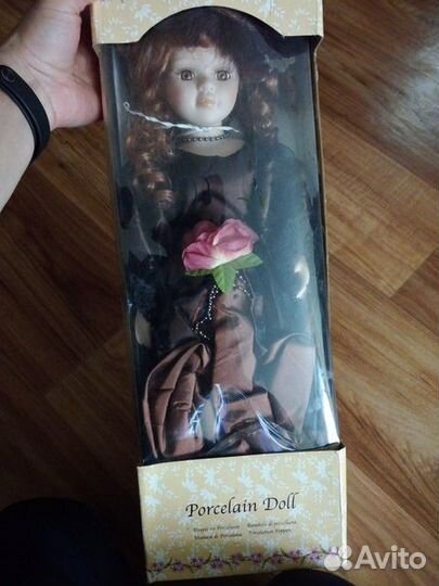 Продам куклу porcelain doll