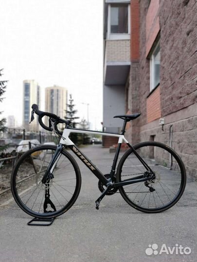 Карбоновый шоссейный велосипед
