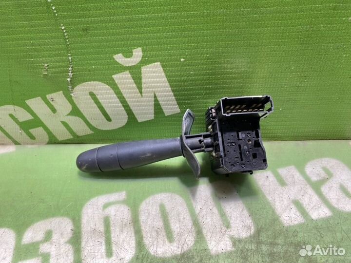 Подрулевой переключатель дворников Renault Logan