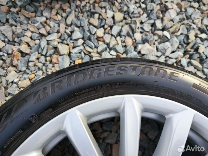 Bridgestone Potenza S001 245/45 R19 и 275/40 R19