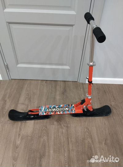 Снежный самокат складной Nordway