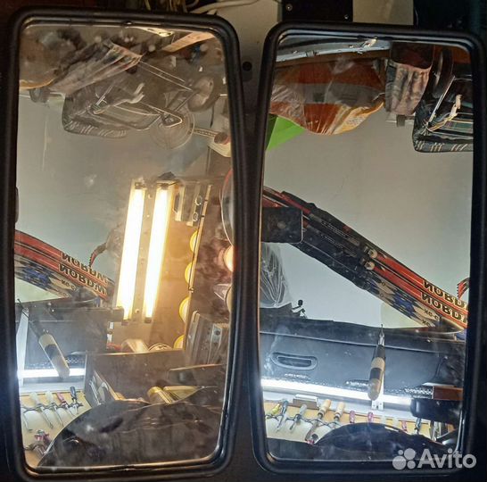 Автомобильное зеркало заднего вида