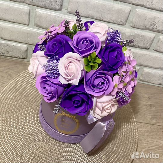 Мыльные розы и гортензия в коробке