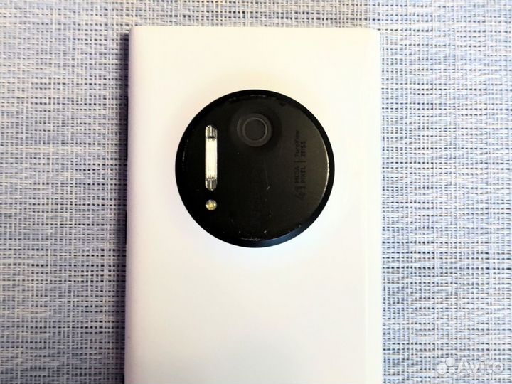 Nokia Lumia 1020, 2/32 ГБ