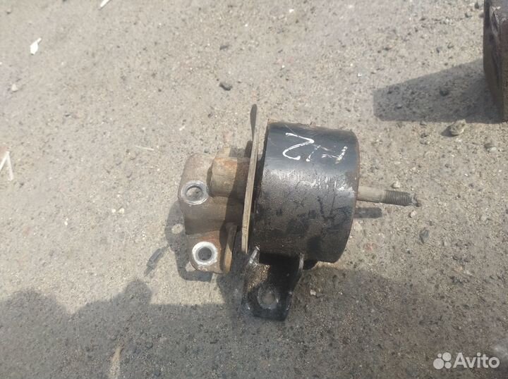 Подушка двигателя и кпп Ниссан Примера П12