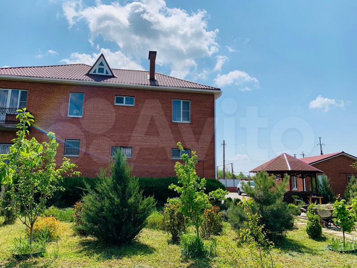 Дом 289 м² на участке 17,3 сот.