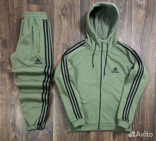 Спортивный костюм Adidas на флисе