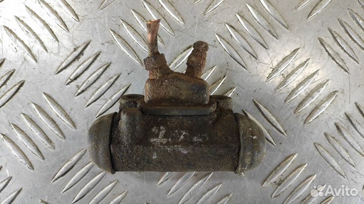 Цилиндр тормозов рабочий Kia Sportage 1993 2006