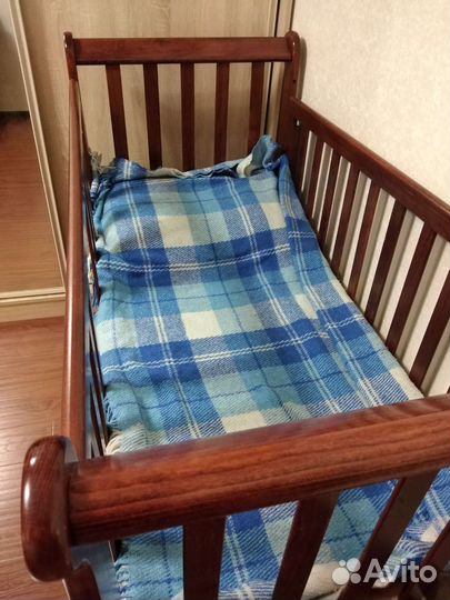 Детская кроватка