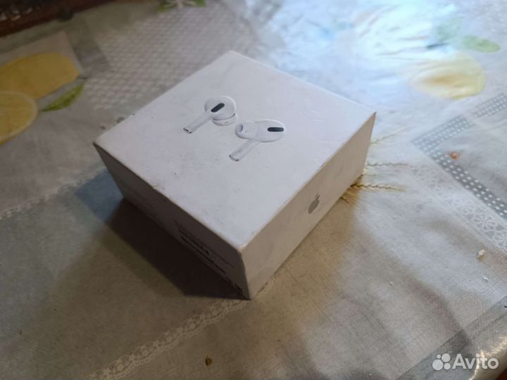 Беспроводные наушники AirPods Pro MagSafe Charging