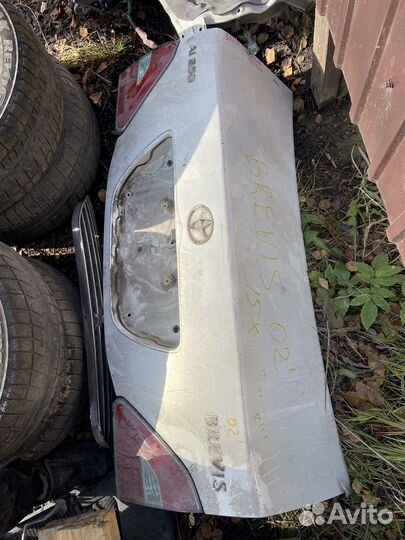 Крышка багажника toyota brevis